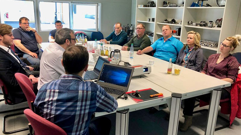 Vorstellung des Mittelstand 4.0-Kompetenzzentrums Ilmenau und der Modellfabrik Vernetzung (© Mittelstand 4.0-Kompetenzzentrum Ilmenau) 20181126 Vorstellung des Mittelstand 40 Kompetenzzentrums Ilmenau und der Modellfabrik Vernetzung