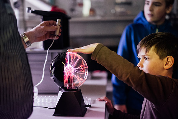 Auf der Langen Nacht der Technik gab es viel zu staunen und zu lernen (© TU Ilmenau) 20190522 Auf der Langen Nacht der Technik gab es viel zu staunen und zu lernen
