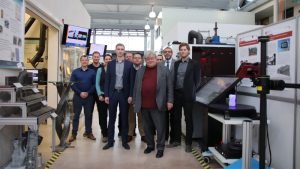 Gruppenfoto an der TU Ilmenau (© Mittelstand 4.0-Kompetenzzentrum Ilmenau)