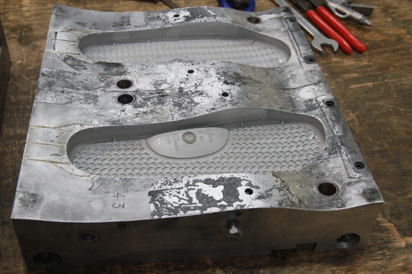 Automatisierte Arbeitsvorbereitung bei einem Badeschuhhersteller (© Mittelstand 4.0-Kompetenzzentrum Ilmenau)