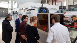 Der WeldingCube in Aktion (© Mittelstand 4.0-Kompetenzzentrum Ilmenau)