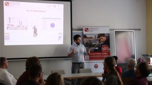 Dr. Martin Stein referierte über den Mehrwert von Daten im Mittelstand (© Mittelstand 4.0-Kompetenzzentrum Ilmenau) Stein Vortrag