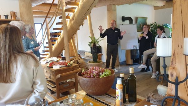 Begrüßung durch Roberto Schmidt