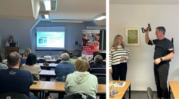 Ergonomie am Arbeitsplatz-Leinefelde Das Bild zeigt einen Blick in den Veranstaltungsraum sowie einen Teilnehmenden mit einem Exoskelett im Gespräch mit der Referentin Isabell Weiß.