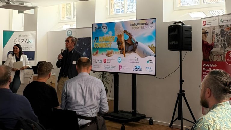 Menschen bei einem Vortrag